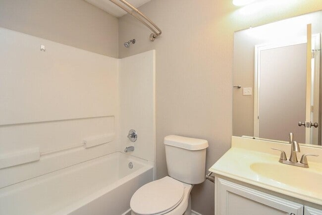 Building Photo - 426 Laurel Sage Dr