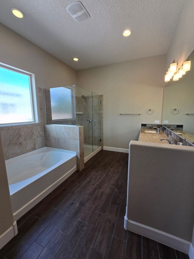 Building Photo - COMING SOON! Beautiful 4 bed, 3.5 bath in ...