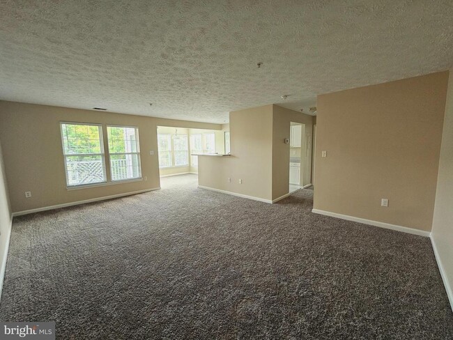 Building Photo - 2443 Blue Spring Ct