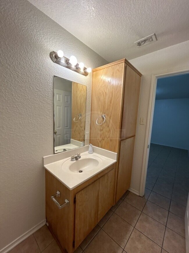 Building Photo - 306 Jeff Gordon Dr