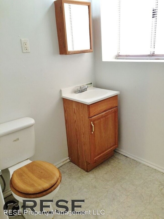 Building Photo - 4 br, 1.5 bath House - 3939 W 5820 S