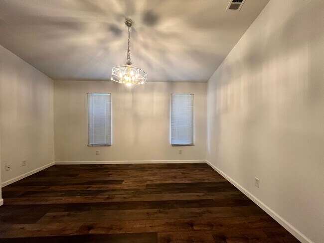 Building Photo - 92 Rosewood Cir