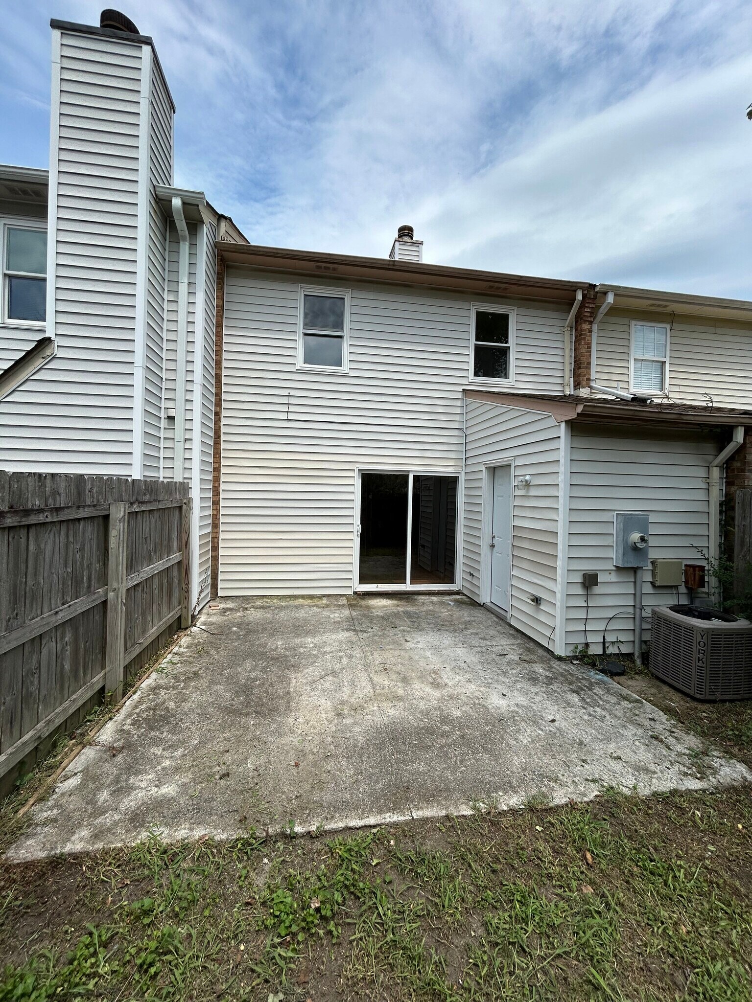 Building Photo - 717 Westminster Ln