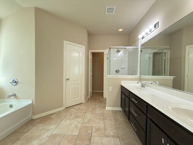 Building Photo - 2314 Snowy Egret Drive