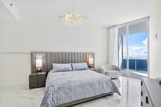Building Photo - 16001 Collins Ave