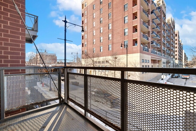 Building Photo - 1515 S Halsted St