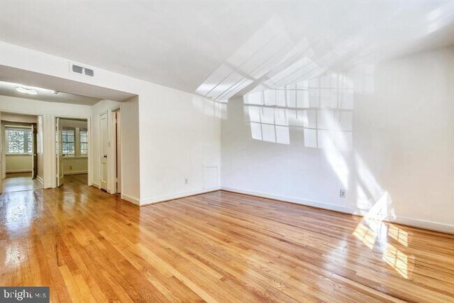 Building Photo - 7814 Tilbury St