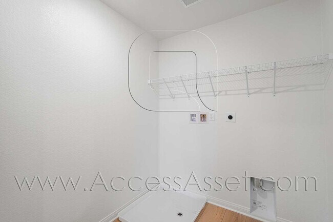 Building Photo - 4812 Sicily Dr