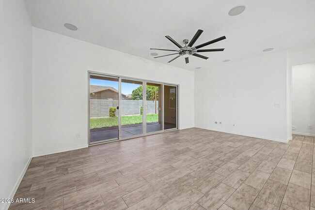 Building Photo - 1360 W Joshua Tree Ave