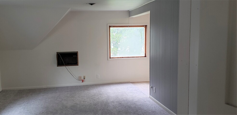 Building Photo - 116 N 2nd St