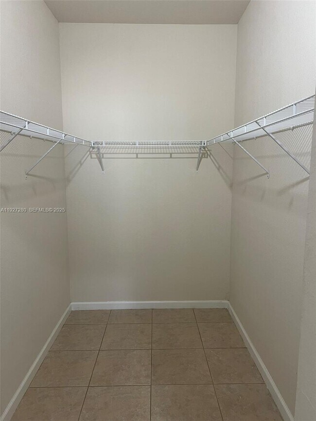 Building Photo - 3427 W 80th St