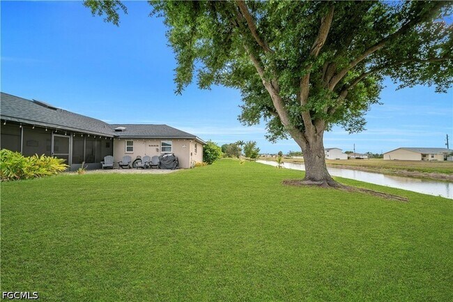 Building Photo - 299 Rotonda Cir