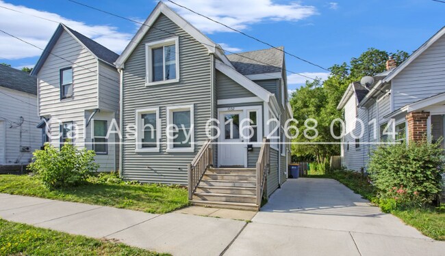 Building Photo - 1032 Logan St SE