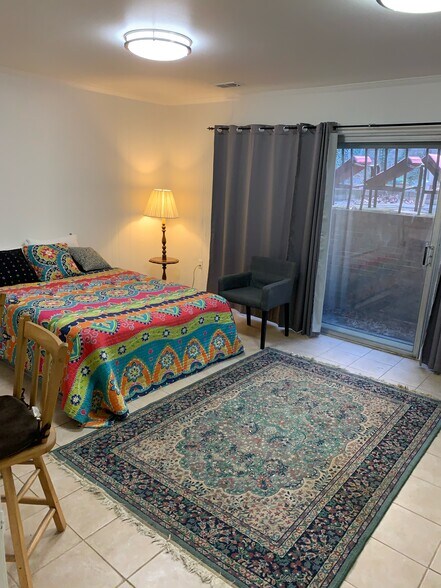 Building Photo - 603 G St SW