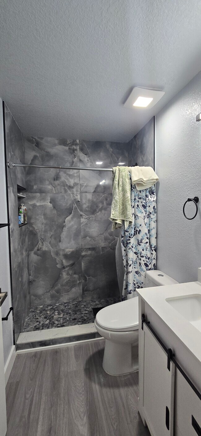 Building Photo - 2044 44th St S