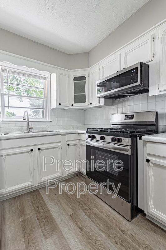 Building Photo - 5504 E 101st St