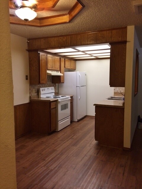 Building Photo - 2108 Meench Dr