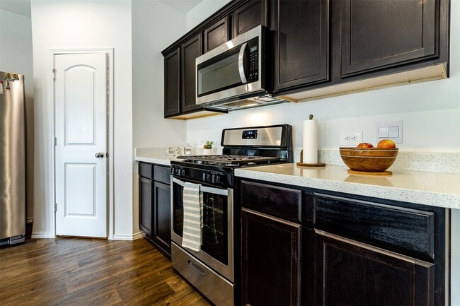 Building Photo - 5134 Jasmine Dawn Dr