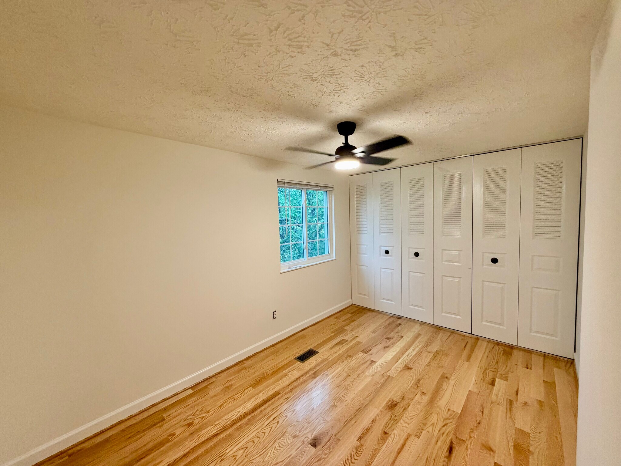 Building Photo - 2853 Middleboro Dr