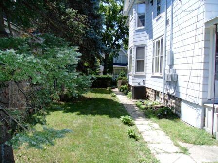 Building Photo - 266 E 8th St