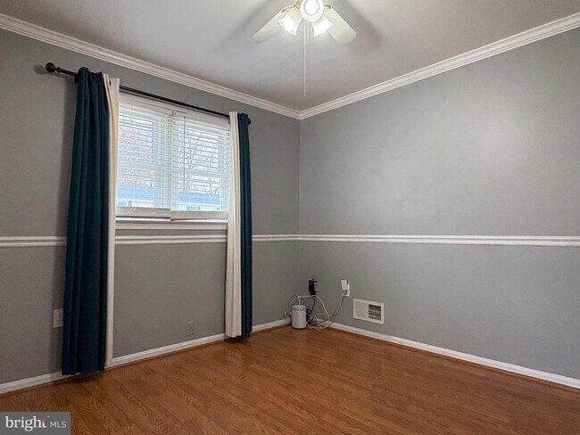 Building Photo - 12654 Valleywood Dr