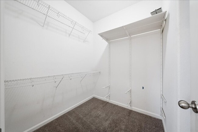 Building Photo - 9615 Harvest View Way