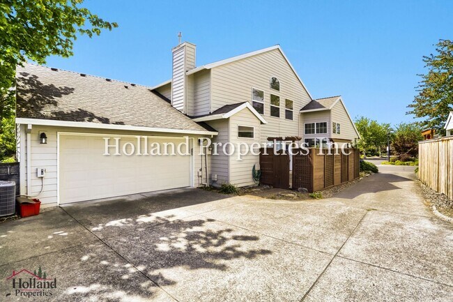 Building Photo - 4914 NW Huserik Dr