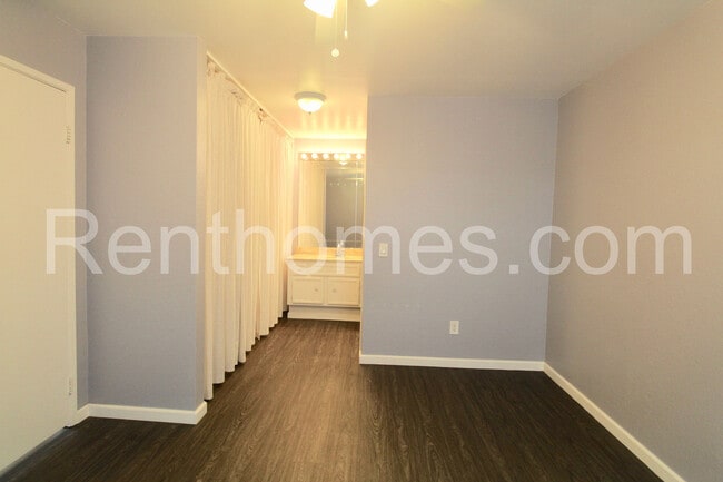 Building Photo - 13059 Wimberly Square