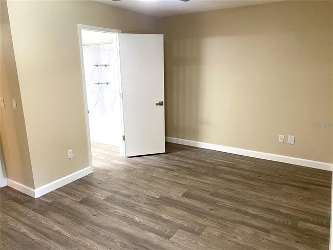 Building Photo - 11241 Cedar Hollow Ln