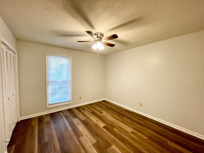 Building Photo - Rosewood