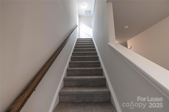 Building Photo - 200 S Bell Ave