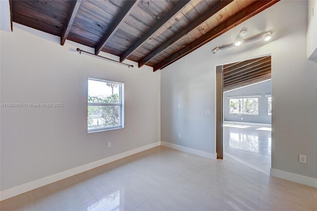 Building Photo - 4617 N Andrews Ave
