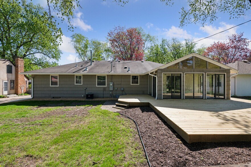 Building Photo - 6416 Wilryan Ave