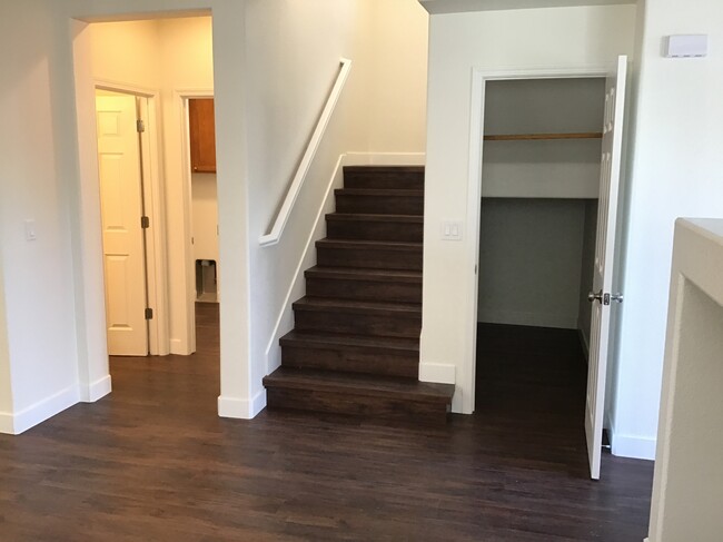 Building Photo - 6700 Panther Creek Dr