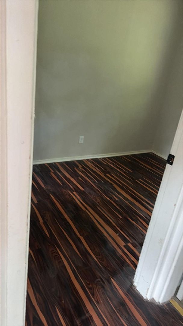 Building Photo - Oak Ridge 37830 - Move-In Ready 2 bedroom duplex - Call Lisa or Shannon