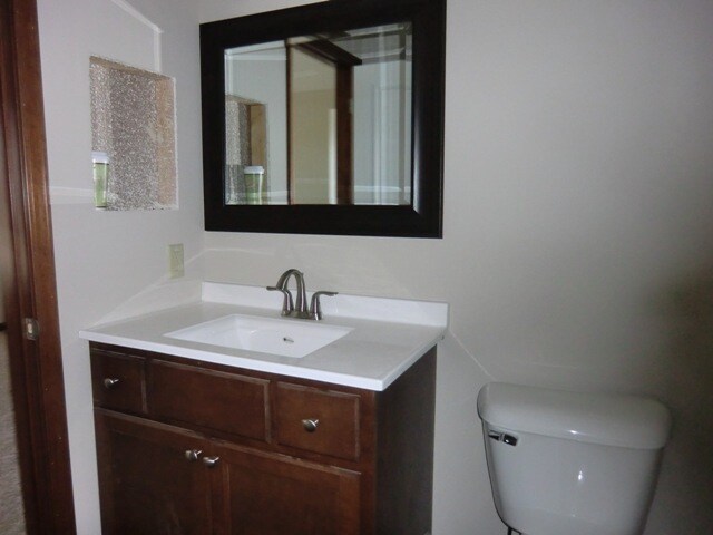 Building Photo - 1445 Village Circle Dr