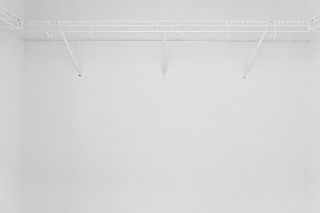 Building Photo - 4416 Longwood Lk Sq