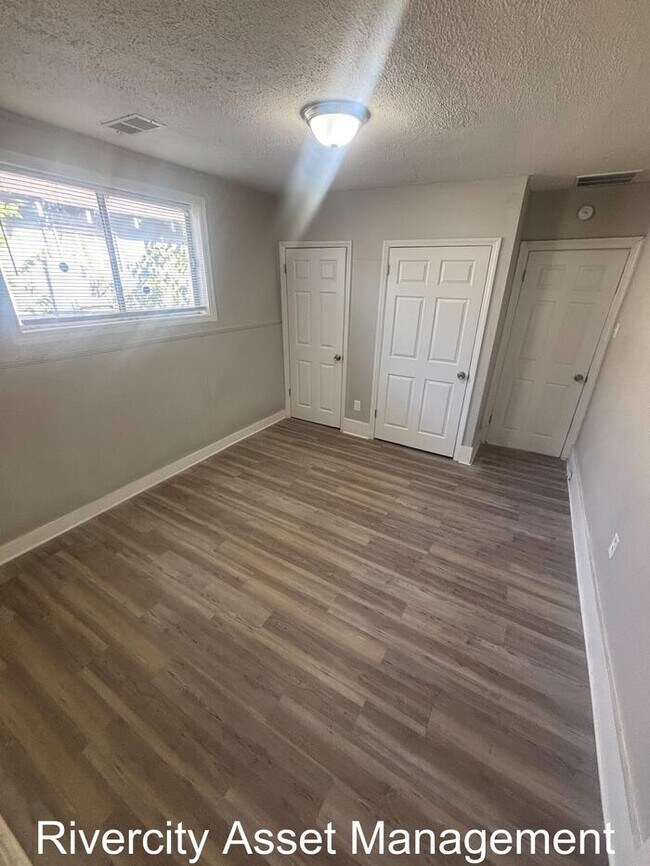 Building Photo - Cute Duplex For Rent!!!! Section 8 Welcomed !!!!