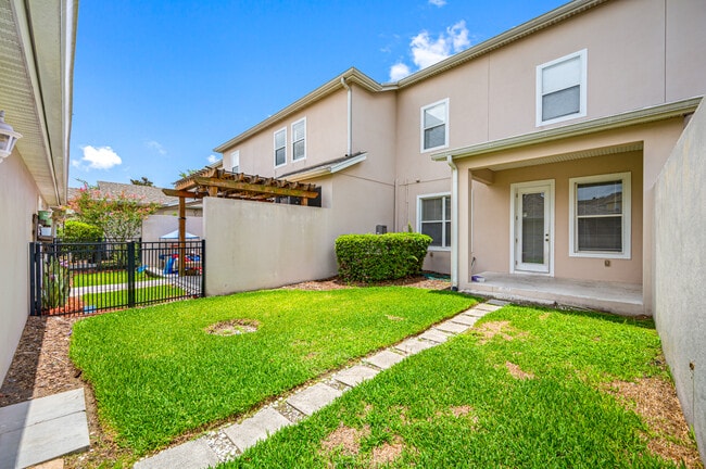 Building Photo - 6138 Hadley Commons Dr