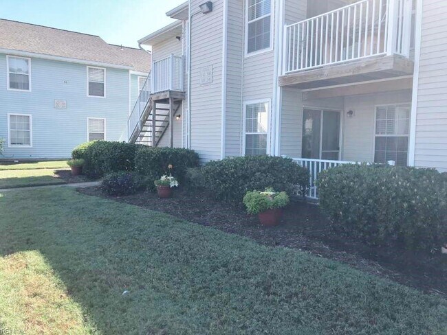 Building Photo - 545 Pier Ct