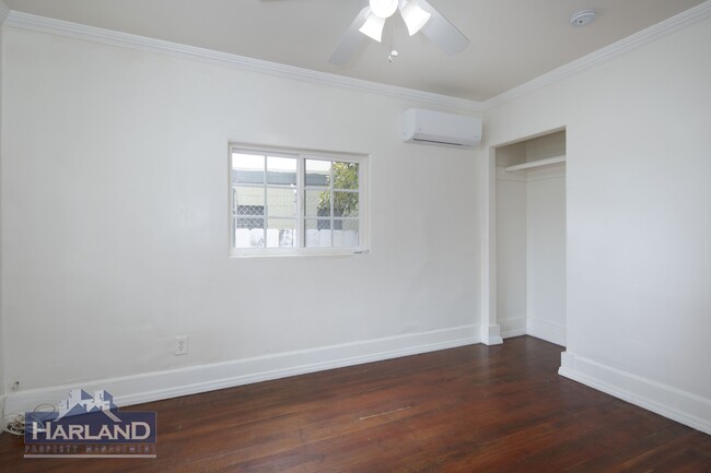 Building Photo - 1032 S Evans St