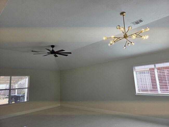 Building Photo - 7019 Brody Ln