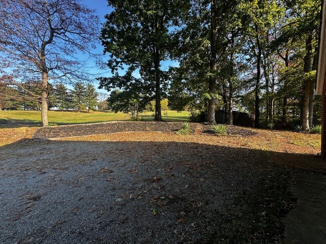 Building Photo - Spacious 3 bedroom/ 2.5 bath home near Exi...