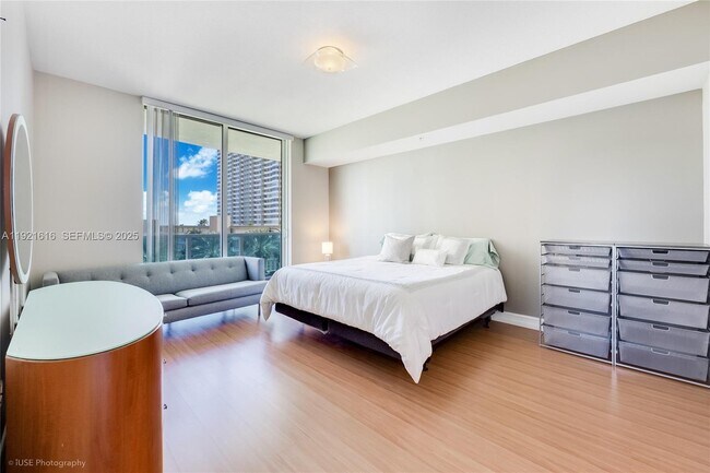 Building Photo - 1945 S Ocean Dr