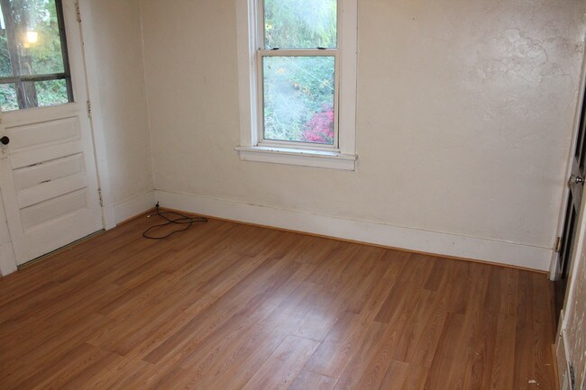 Building Photo - 24 Walther St