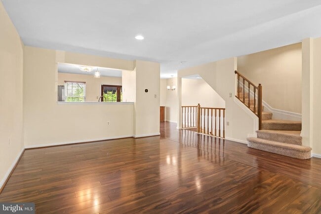 Building Photo - 26 Wessex Ct