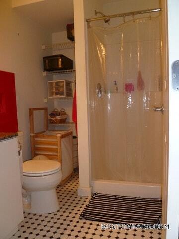 Building Photo - 461 Park Dr