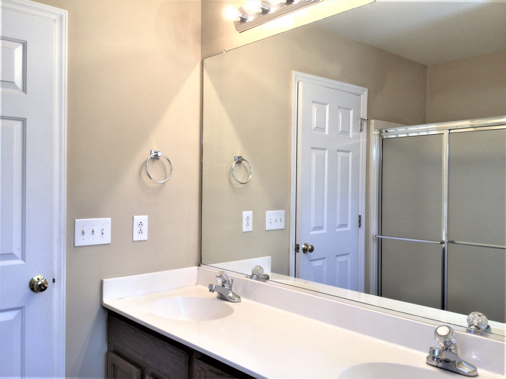 Building Photo - 5530 Brookdale Ridge Dr