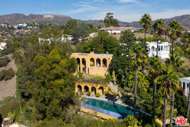 Building Photo - 6203 Temple Hill Dr