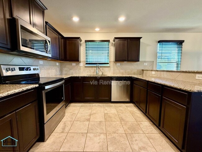 Building Photo - 1311 Swan Ct